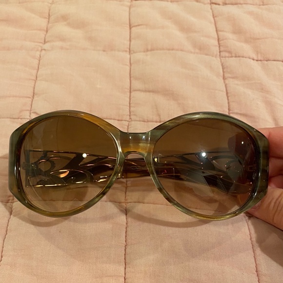 Oscar de la Renta Accessories - Oscar de la Renta sunglasses. Never worn